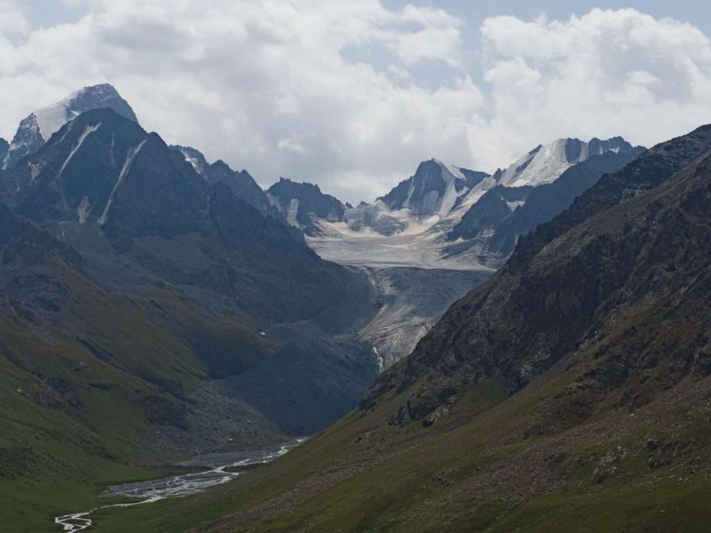 Tashtambek Tor Bashi glacier as seen from Alianyash Pass.